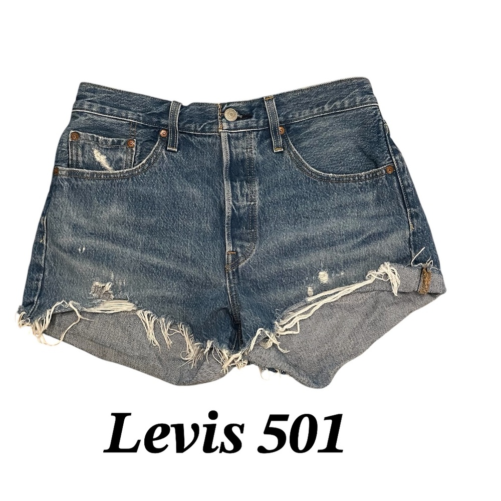 Levis 501 jean shorts Size 28